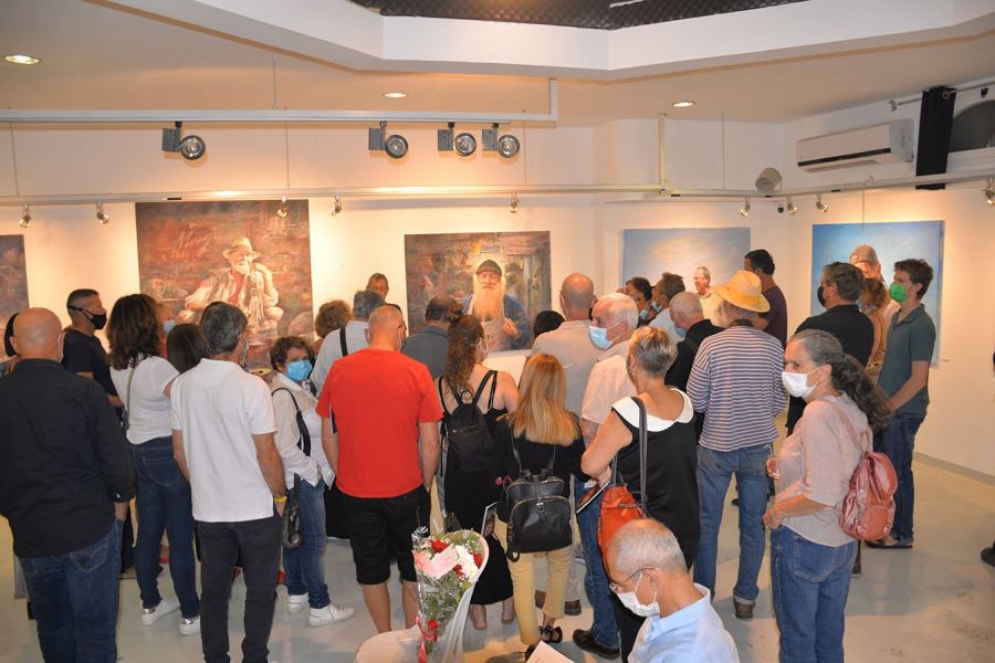 ابداع تفتتح معرض 